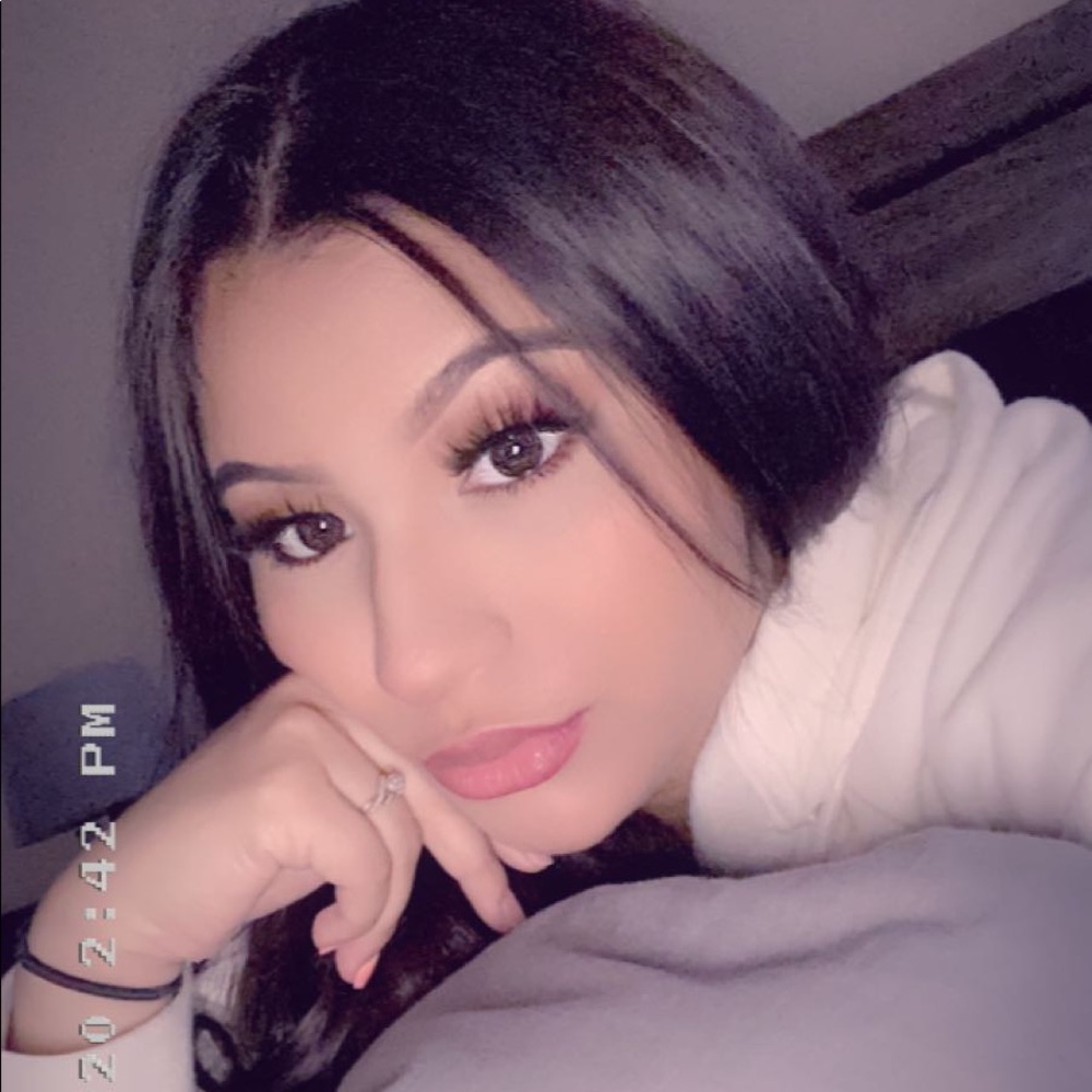 Meet your Posher, Leslie